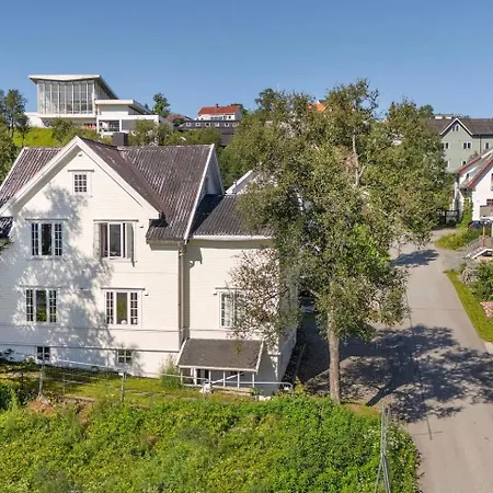 Feriehus Arctic Hilltop - 5 Tromsø